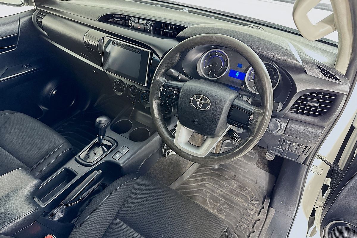2015 Toyota HILUX SR GUN126R 4X4