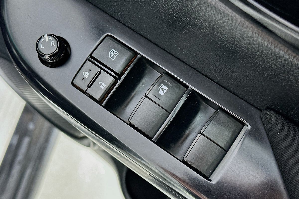 2021 Toyota HILUX SR (4x4) GUN126R 4X4