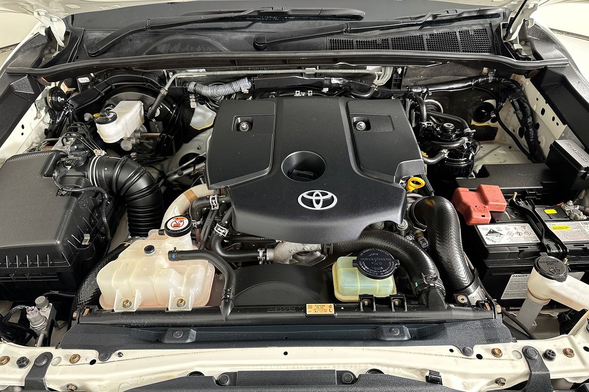 2021 Toyota HILUX SR (4x4) GUN126R FACELIFT 4X4