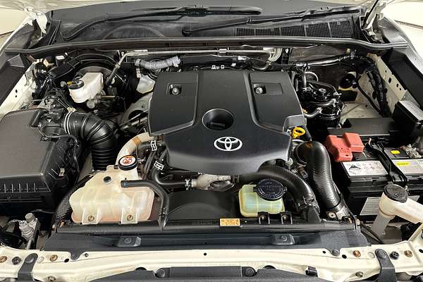 2021 Toyota HILUX SR (4x4) GUN126R FACELIFT 4X4