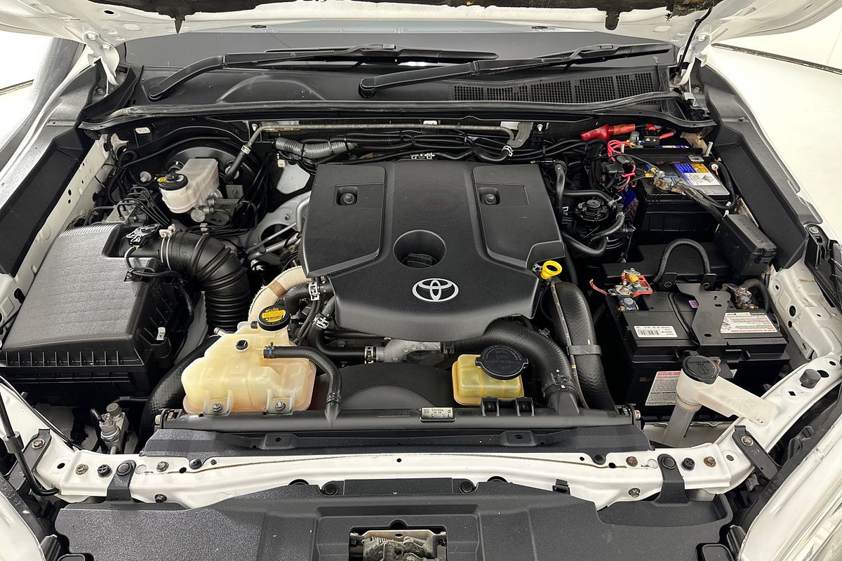 2016 Toyota HILUX SR (4x4) GUN126R 4X4