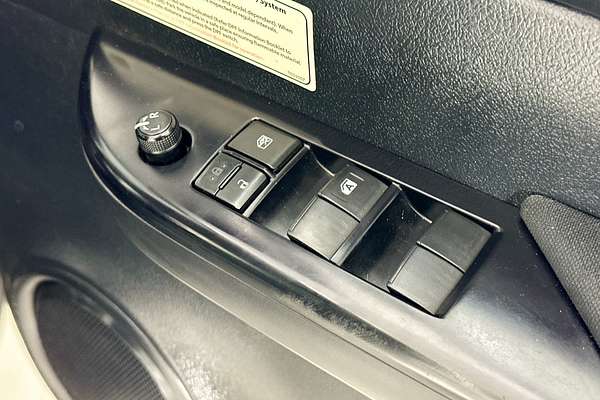 2021 Toyota HILUX SR (4x4) GUN126R FACELIFT 4X4
