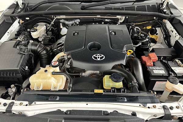 2019 Toyota HILUX SR (4x4) GUN126R MY19 4X4