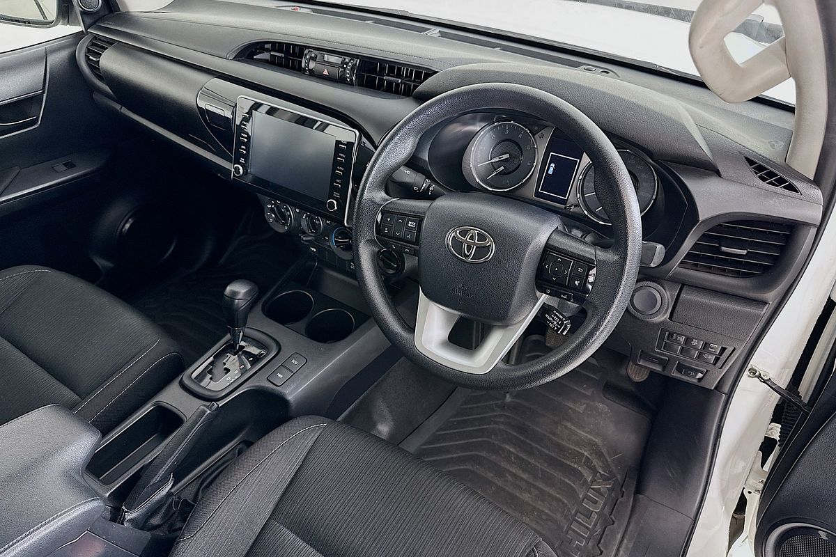 2024 Toyota HILUX SR GUN126R 4X4