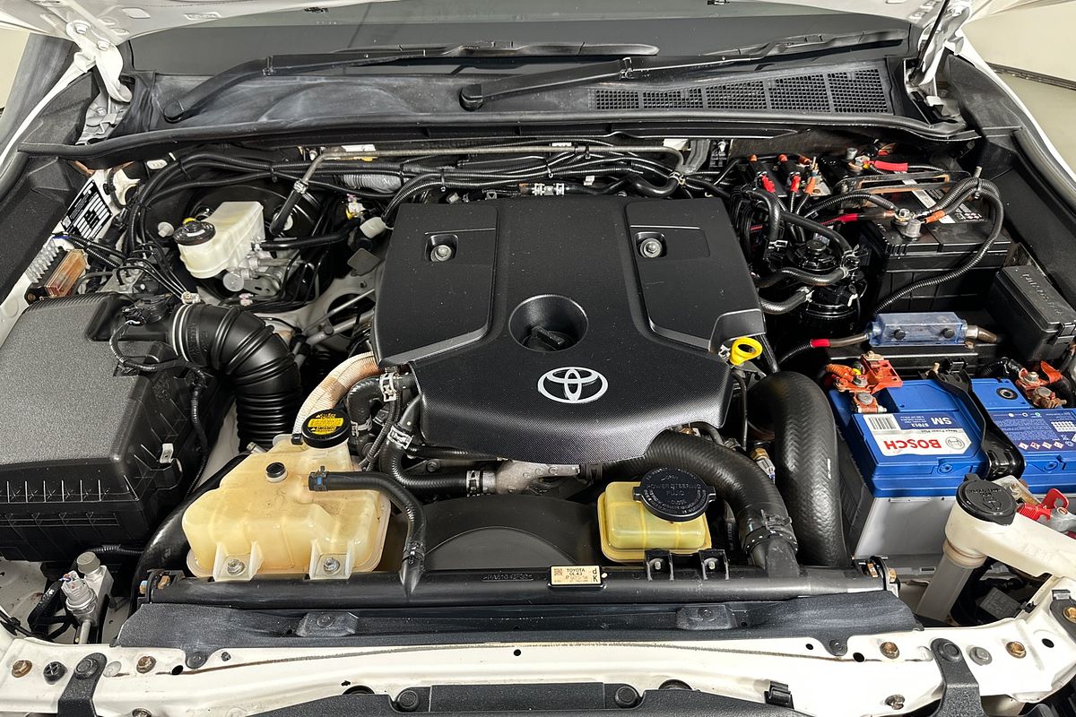 2016 Toyota HILUX SR (4x4) GUN126R 4X4