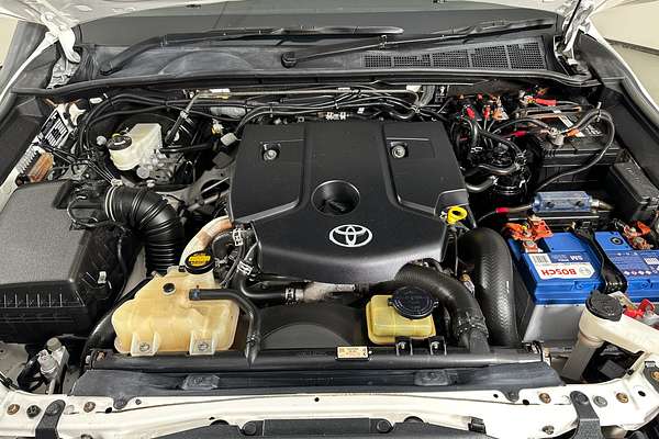 2016 Toyota HILUX SR (4x4) GUN126R 4X4