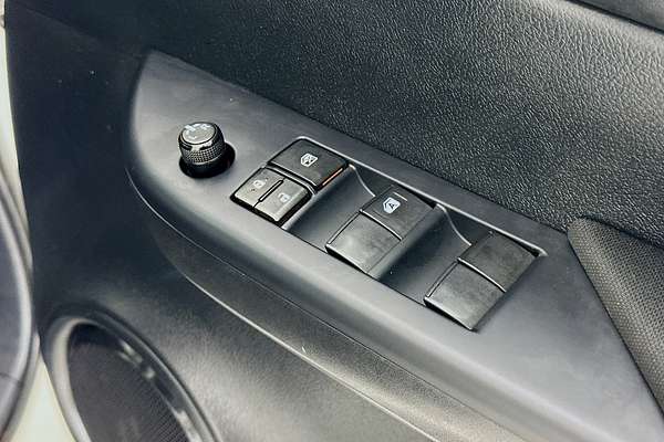 2020 Toyota HILUX SR (4x4) GUN126R MY19 UPGRADE 4X4