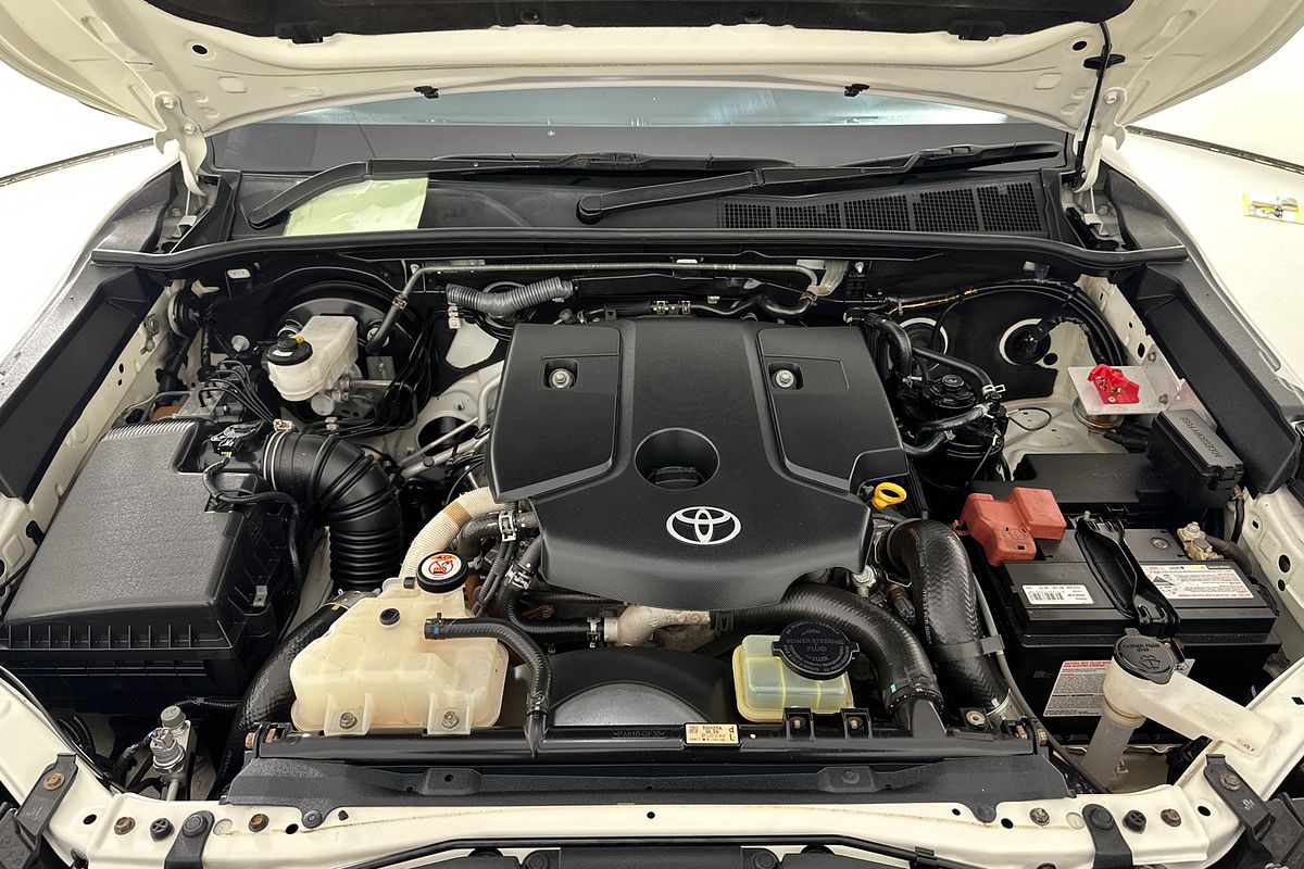 2021 Toyota HILUX SR (4x4) GUN126R FACELIFT 4X4