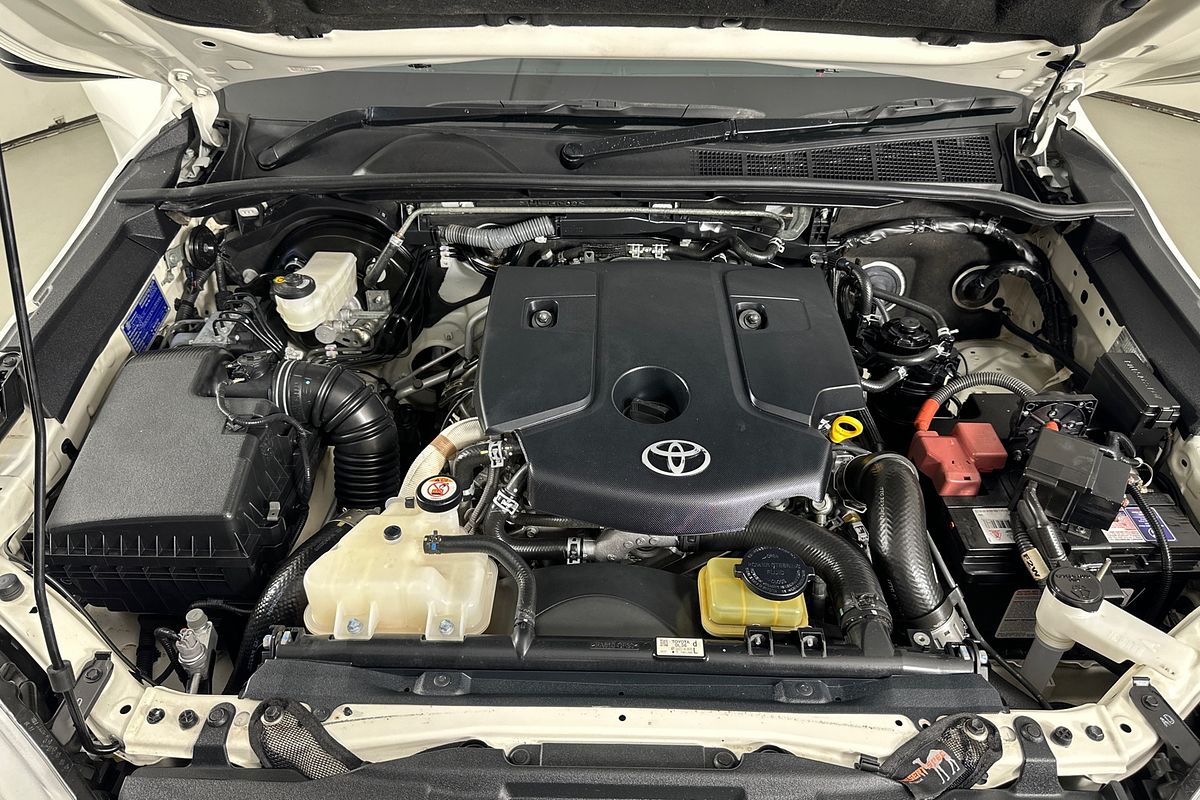 2020 Toyota HILUX SR (4x4) GUN126R MY19 UPGRADE 4X4