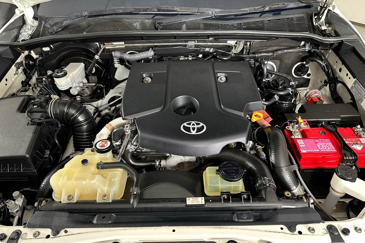 2020 Toyota HILUX SR (4x4) GUN126R FACELIFT 4X4