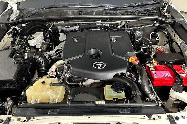 2020 Toyota HILUX SR (4x4) GUN126R FACELIFT 4X4