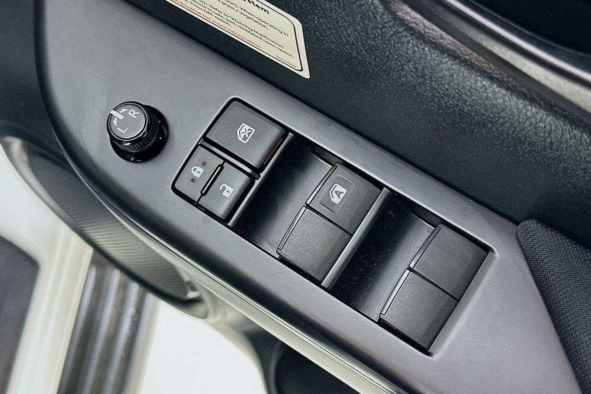 2021 Toyota HILUX SR (4x4) GUN126R 4X4