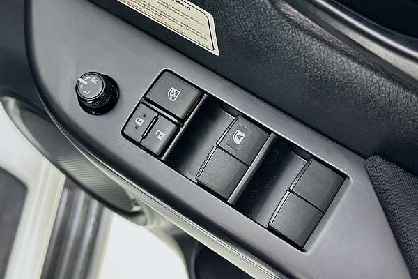 2021 Toyota HILUX SR (4x4) GUN126R 4X4