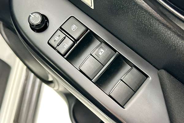 2021 Toyota HILUX SR (4x4) GUN126R FACELIFT 4X4