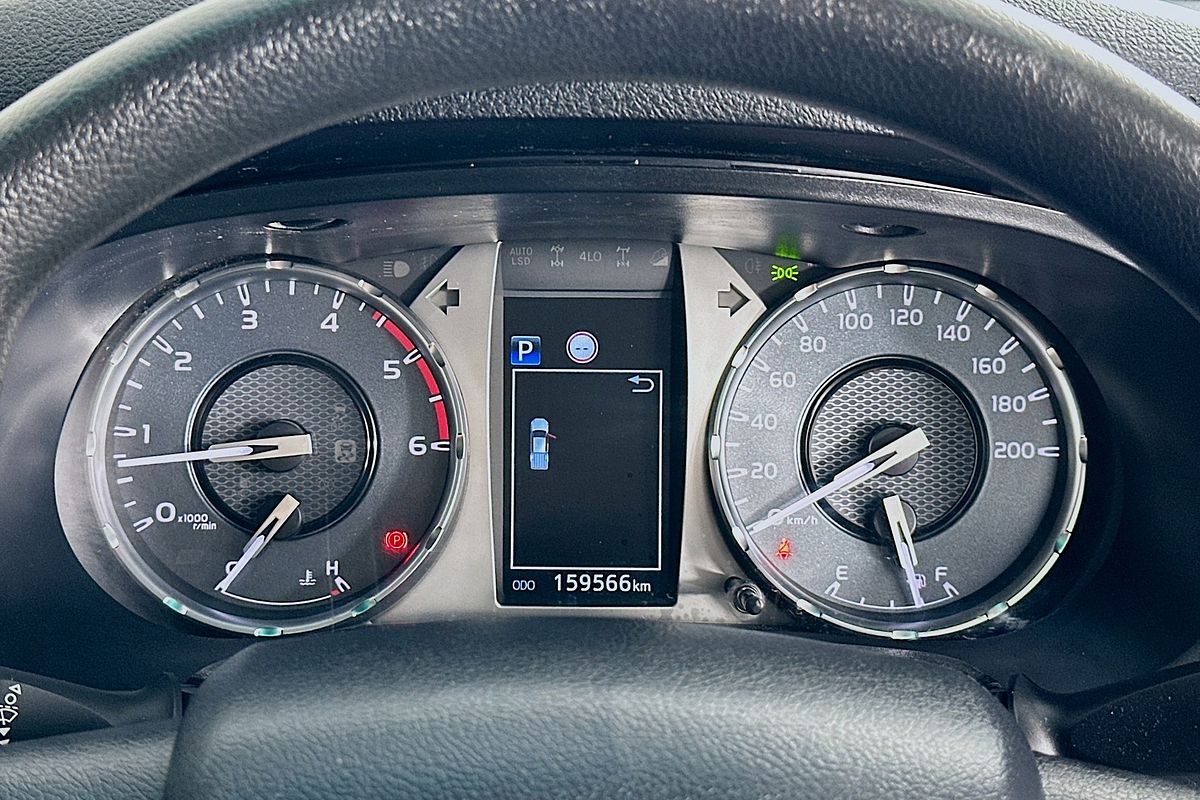 2020 Toyota HILUX SR (4x4) GUN126R FACELIFT 4X4