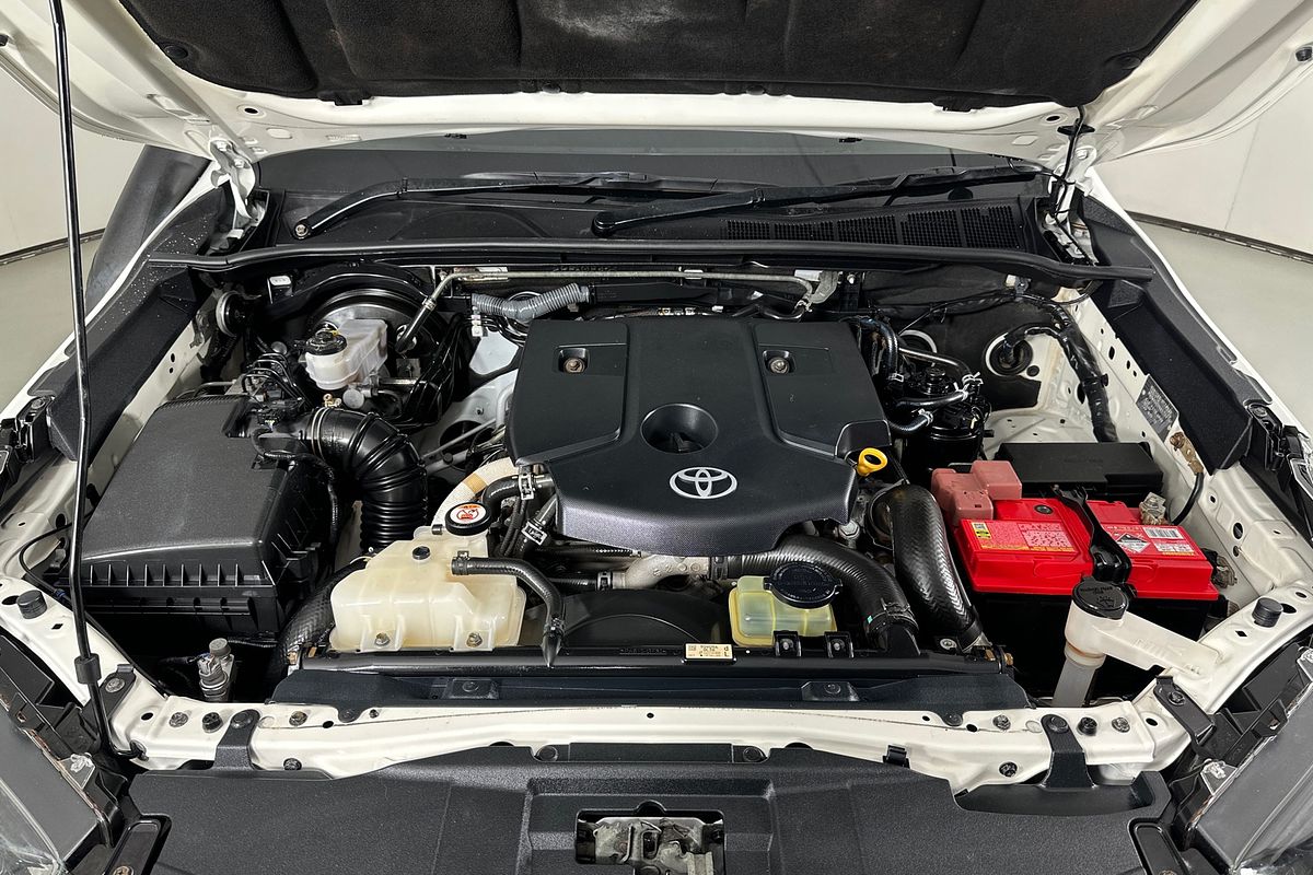 2020 Toyota HILUX SR (4x4) GUN126R FACELIFT 4X4