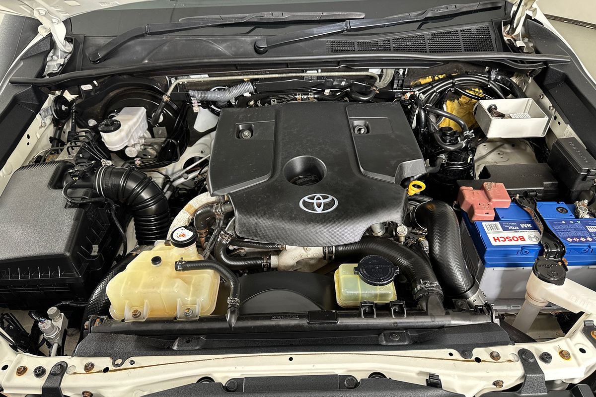 2020 Toyota HILUX SR (4x4) GUN126R FACELIFT 4X4