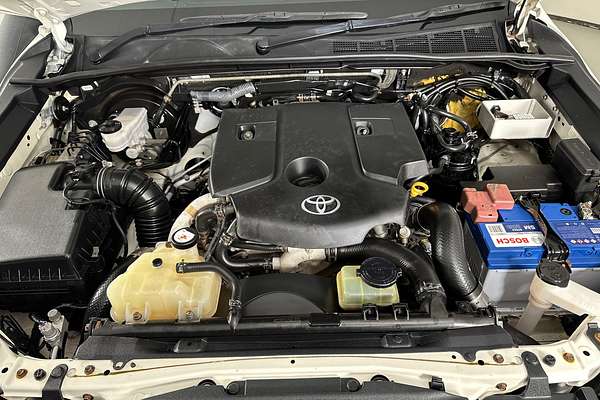 2020 Toyota HILUX SR (4x4) GUN126R FACELIFT 4X4