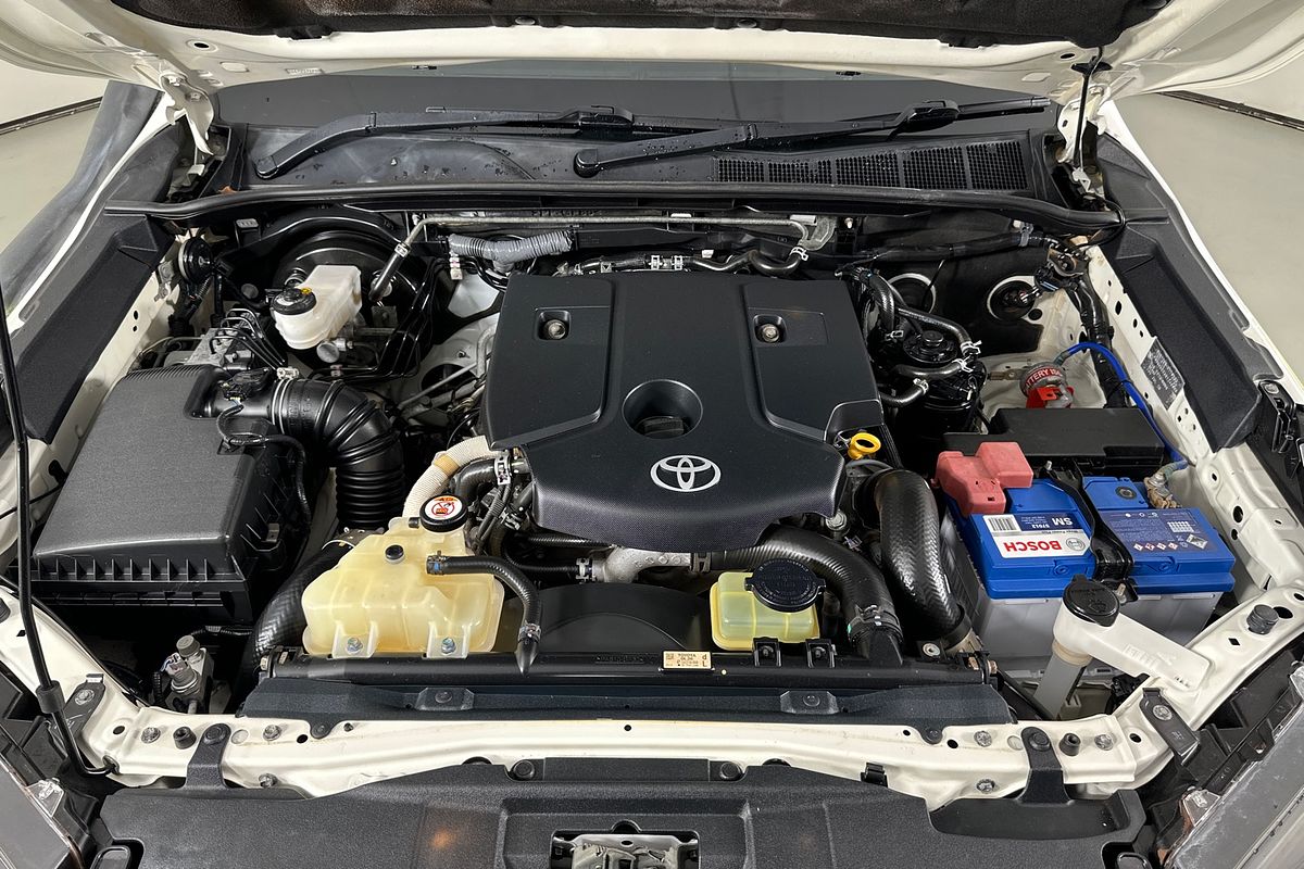 2020 Toyota HILUX SR (4x4) GUN126R FACELIFT 4X4