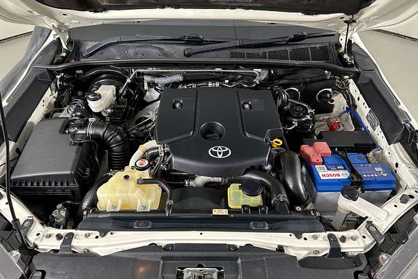 2020 Toyota HILUX SR (4x4) GUN126R FACELIFT 4X4
