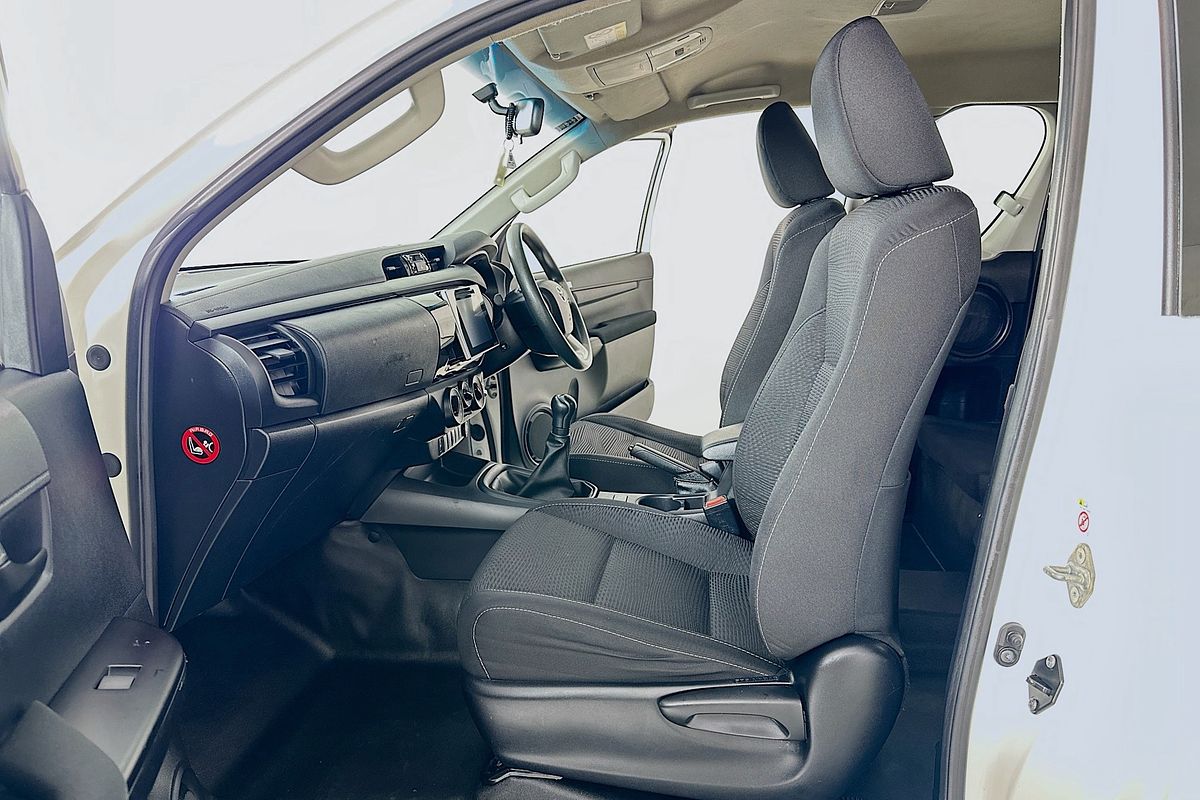 2018 Toyota Hilux SR (4x4) GUN126R MY19 4X4