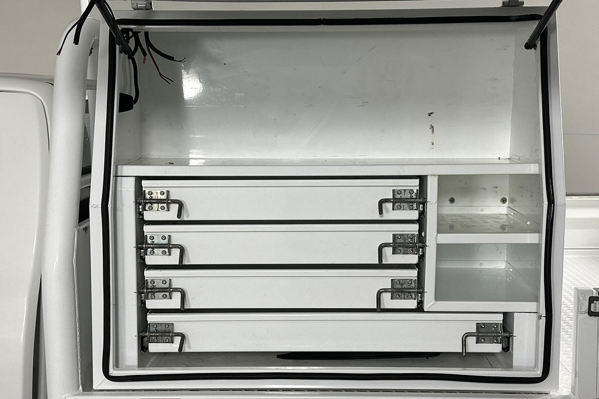 2020 Toyota Hilux SR (4x4) GUN126R FACELIFT 4X4