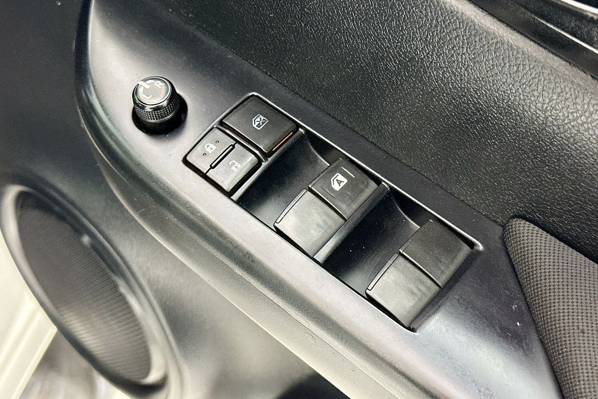 2020 Toyota HILUX SR (4x4) GUN126R MY19 UPGRADE 4X4