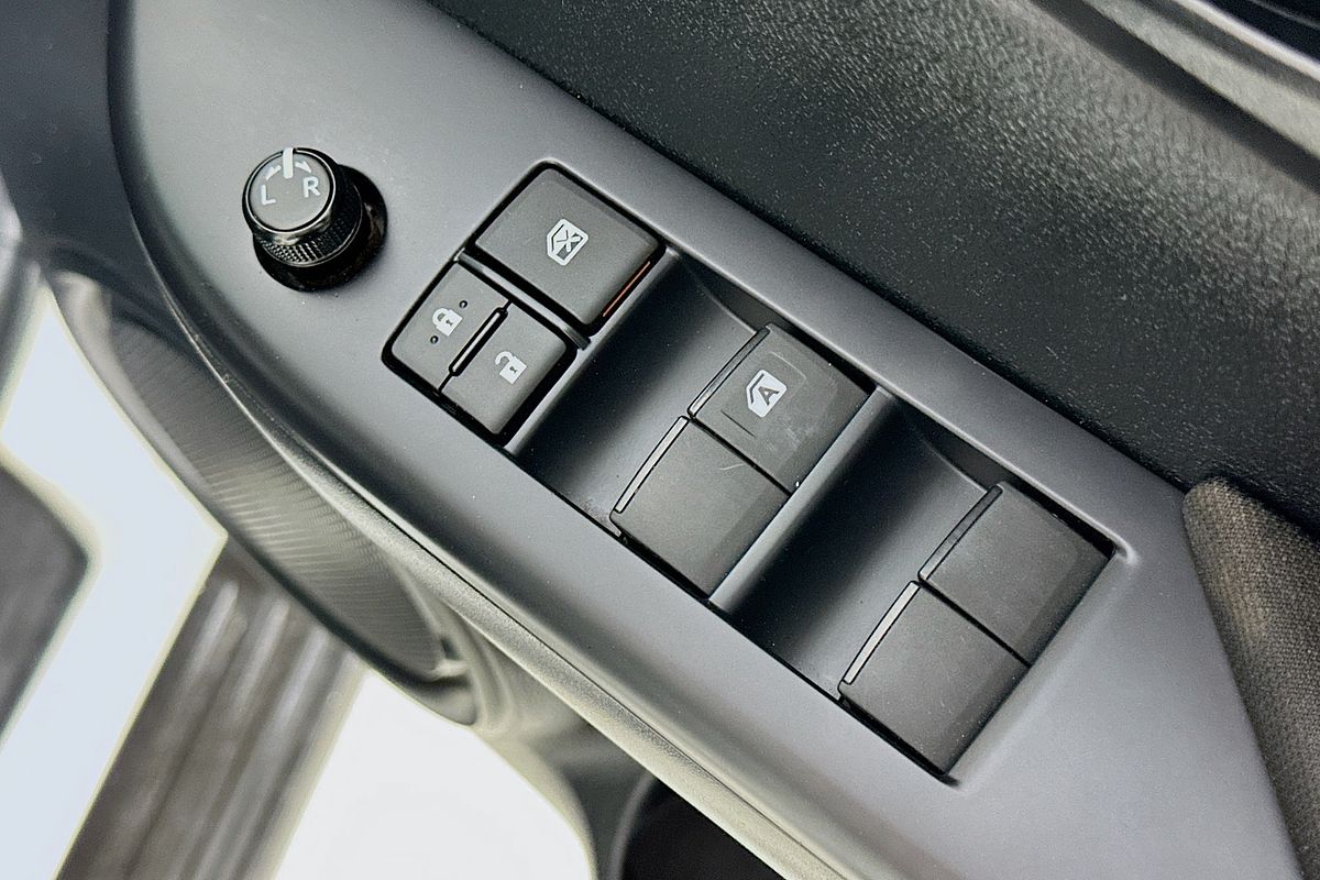 2019 Toyota HILUX SR (4x4) GUN126R MY19