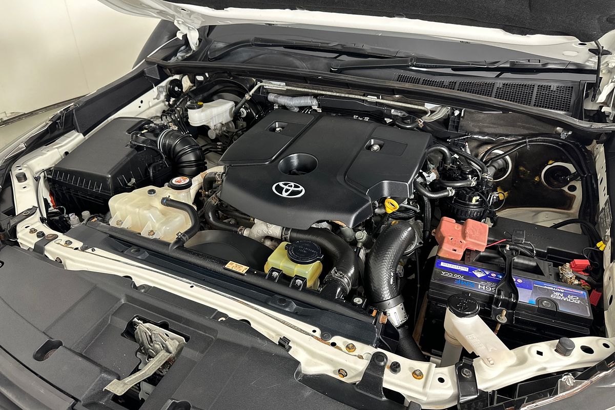 2020 Toyota HILUX SR (4x4) GUN126R FACELIFT 4X4