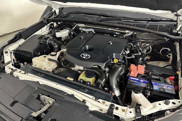 2020 Toyota HILUX SR (4x4) GUN126R FACELIFT 4X4