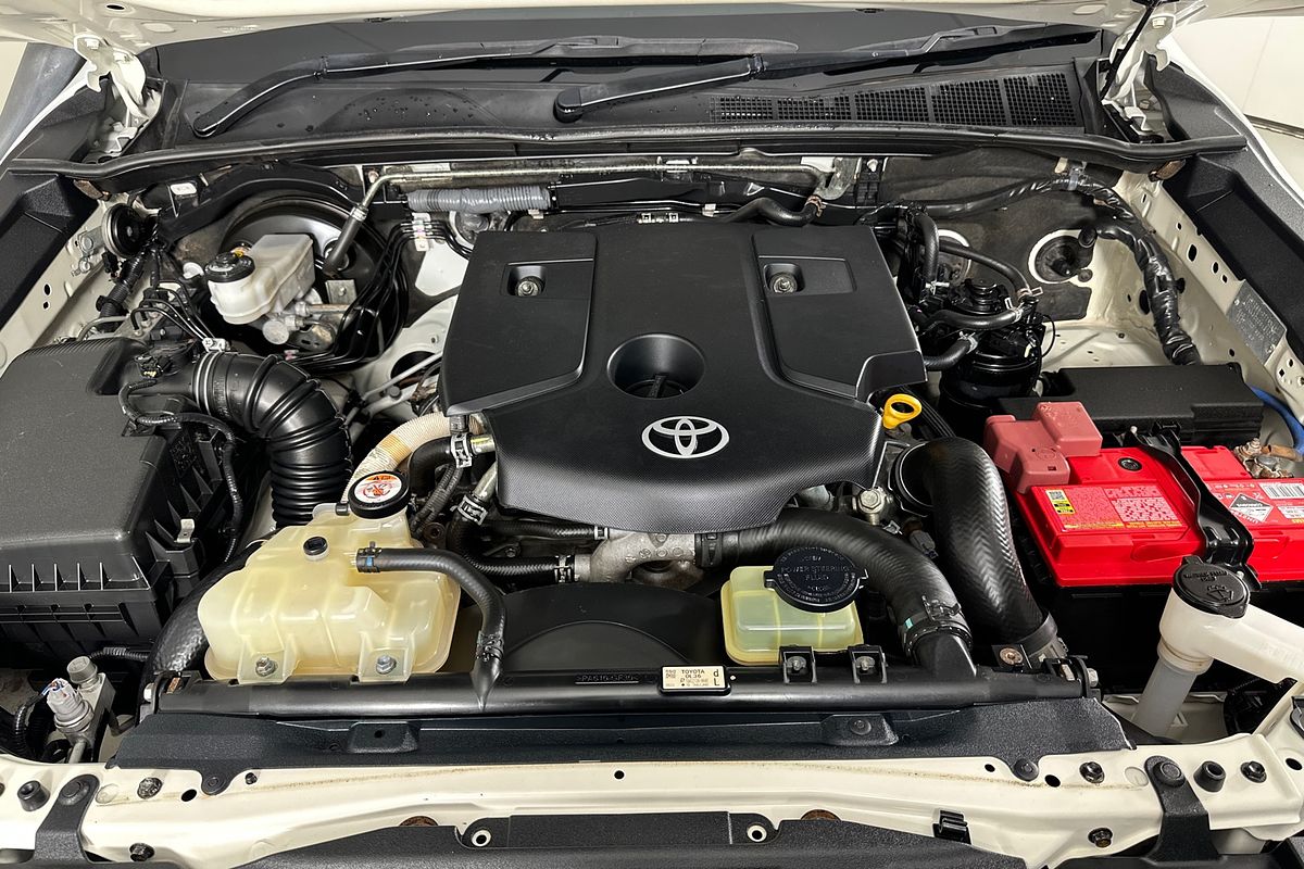 2020 Toyota HILUX SR (4x4) GUN126R FACELIFT 4X4