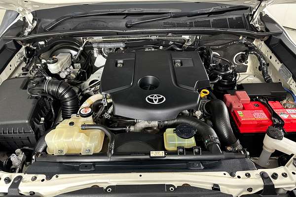 2020 Toyota HILUX SR (4x4) GUN126R FACELIFT 4X4
