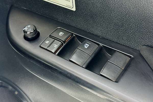 2020 Toyota HILUX SR (4x4) GUN126R FACELIFT 4X4