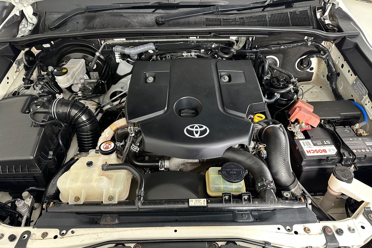 2020 Toyota HILUX SR (4x4) GUN126R FACELIFT 4X4
