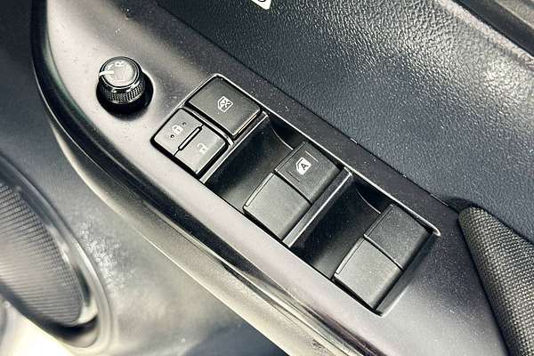 2021 Toyota HILUX SR (4x4) GUN126R FACELIFT 4X4