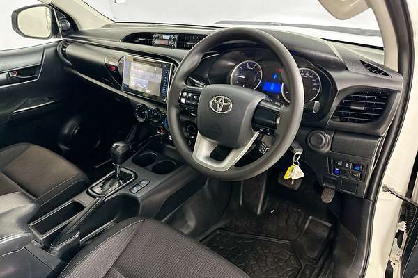 2019 Toyota HILUX SR (4x4) GUN126R MY19 4X4