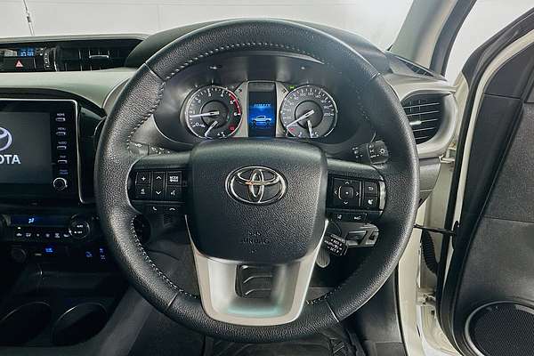 2022 Toyota HILUX SR5 (4x4) GUN126R 4X4