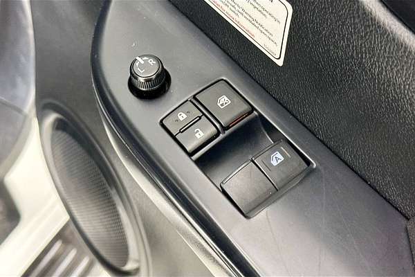 2021 Toyota HILUX SR (4x4) GUN126R 4X4