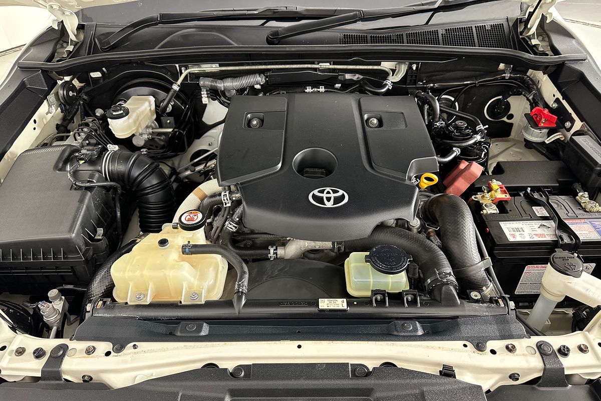 2021 Toyota HILUX SR (4x4) GUN126R FACELIFT 4X4