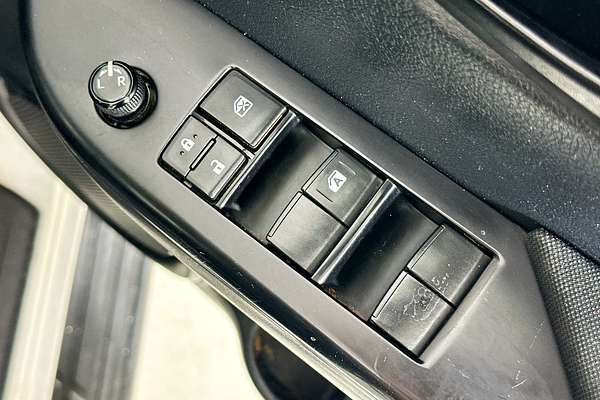 2019 Toyota HILUX SR (4x4) GUN126R MY19 4X4