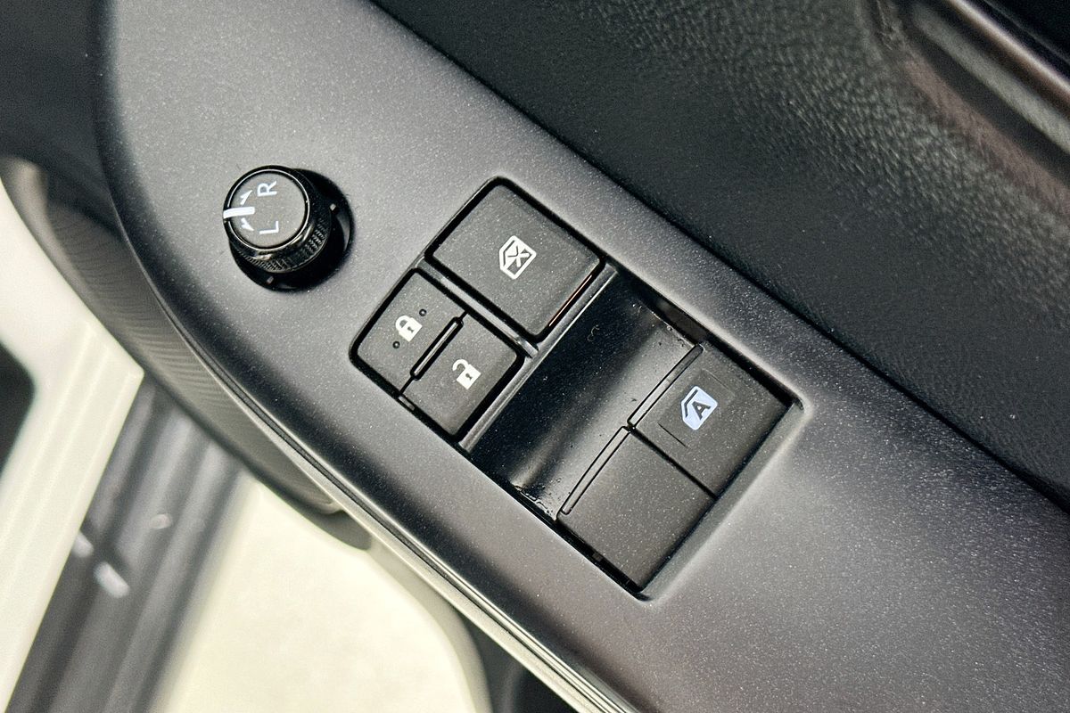 2024 Toyota HILUX SR (4x4) GUN126R 4X4