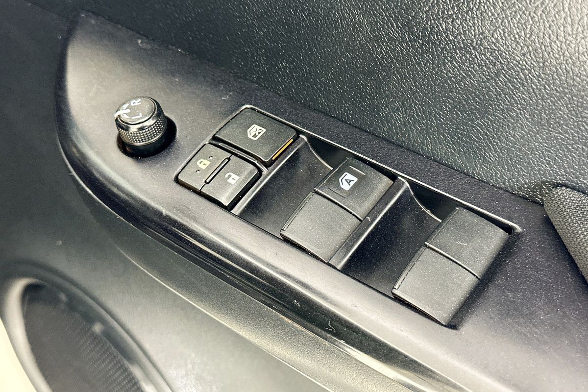 2021 Toyota HILUX SR (4x4) GUN126R 4X4