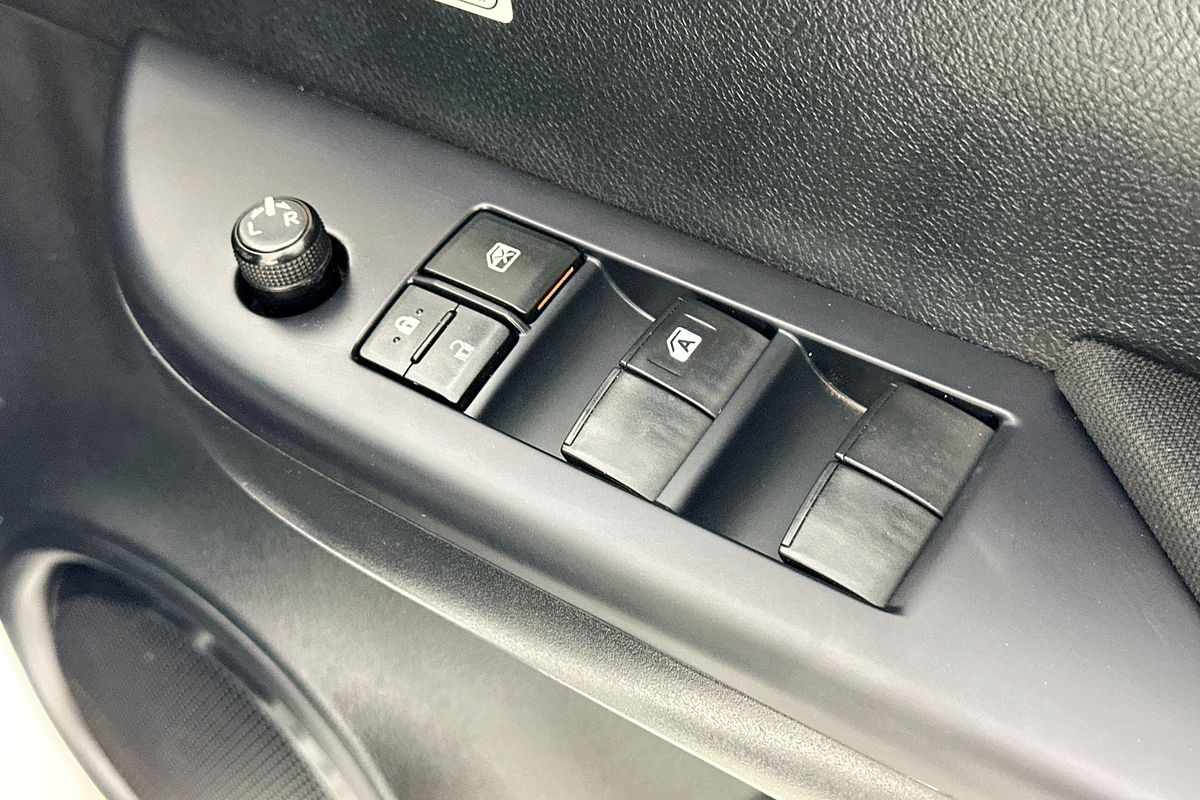 2021 Toyota HILUX SR (4x4) GUN126R 4X4