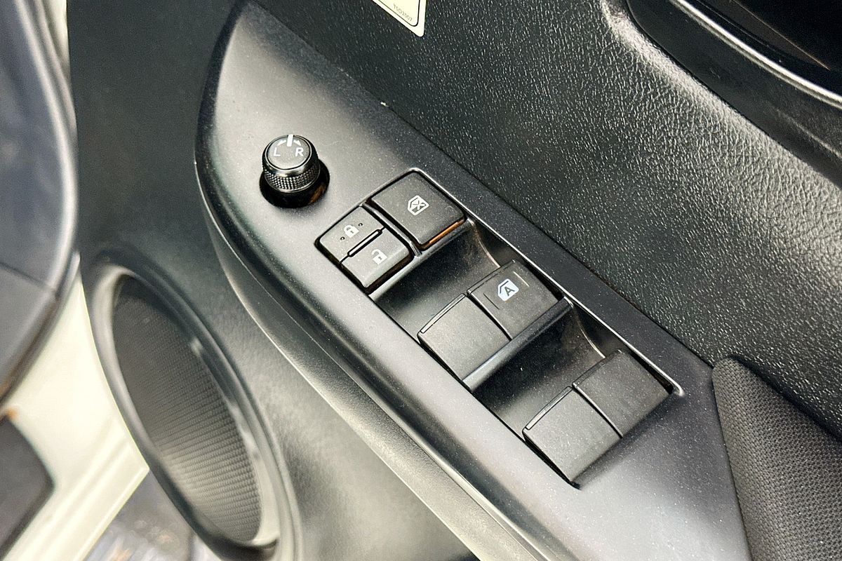 2021 Toyota HILUX SR (4x4) GUN126R FACELIFT 4X4