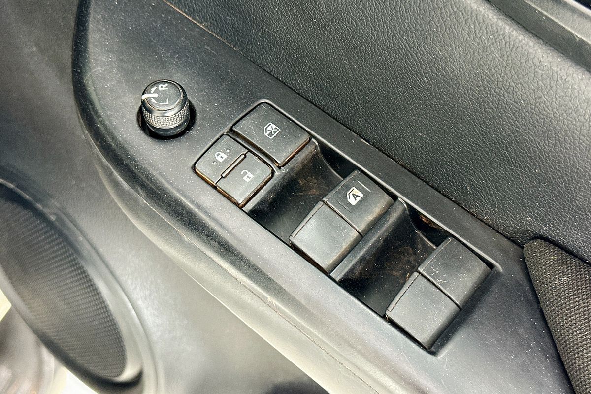 2019 Toyota HILUX SR (4x4) GUN126R MY19 4X4