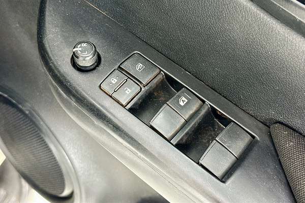 2019 Toyota HILUX SR (4x4) GUN126R MY19 4X4