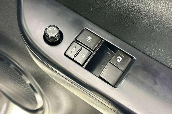 2021 Toyota HILUX SR (4x4) GUN126R 4X4
