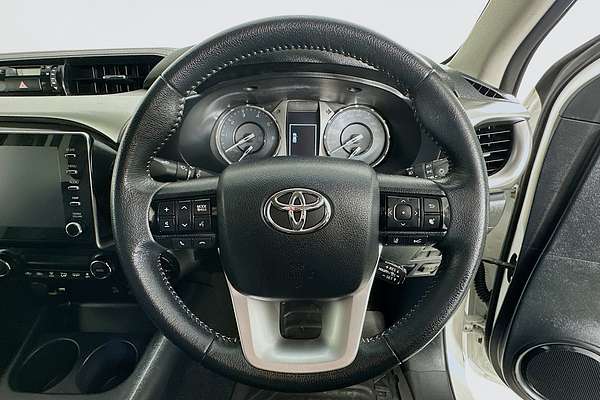 2020 Toyota HILUX SR5 (4x4) GUN126R FACELIFT 4X4