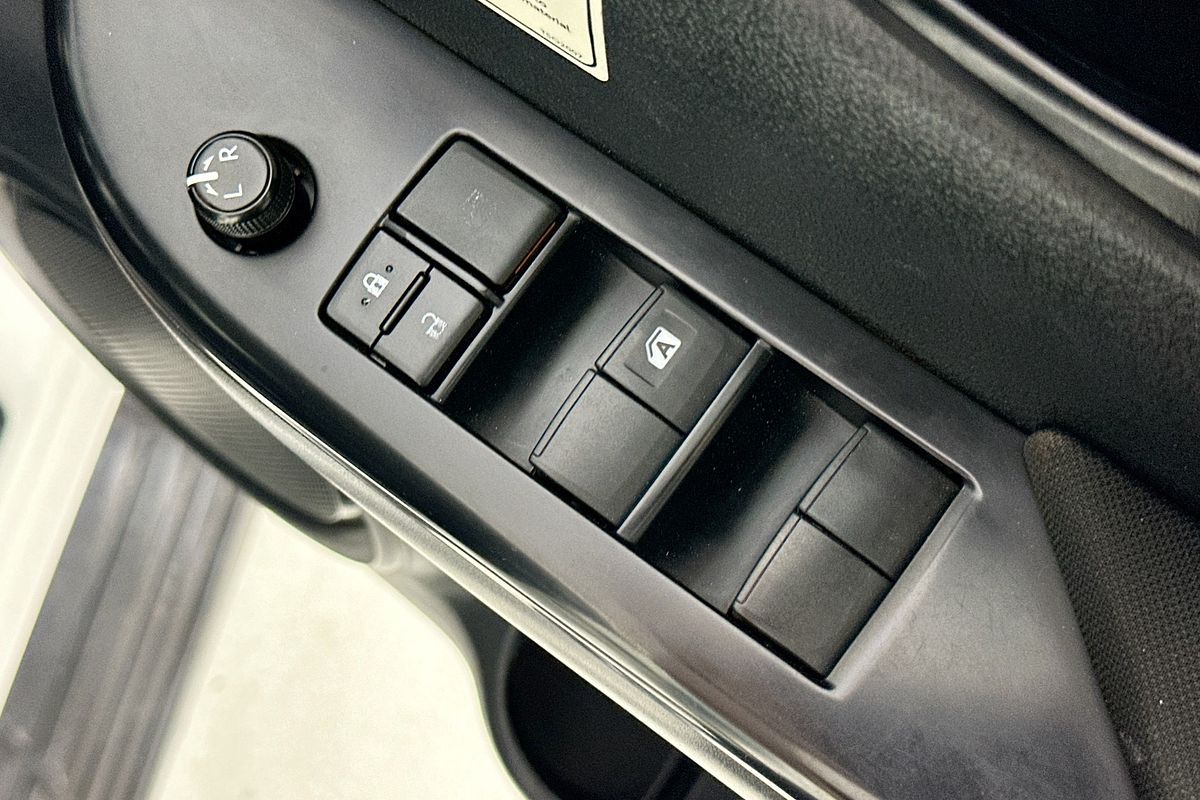 2021 Toyota HILUX SR (4x4) GUN126R 4X4