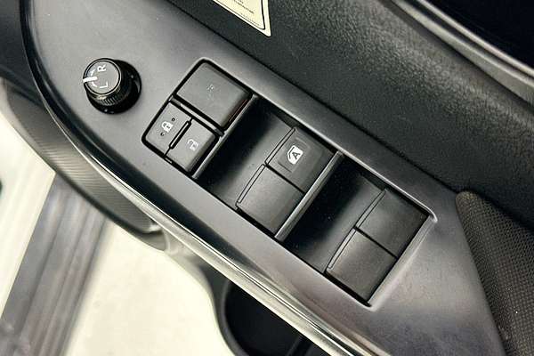 2021 Toyota HILUX SR (4x4) GUN126R 4X4